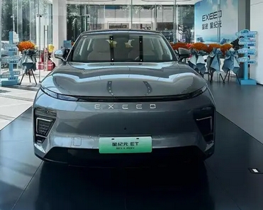 星纪元ET 2025增程四驱版：全能选手重塑出行体验